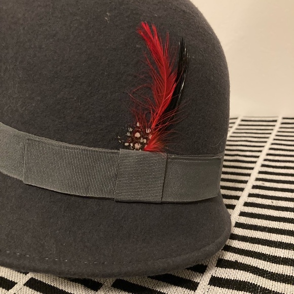 100% Wool Cloche Hat Roaring 20s Chic - Picture 2 of 4